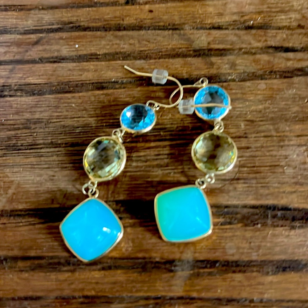 Tri color dangling earrings